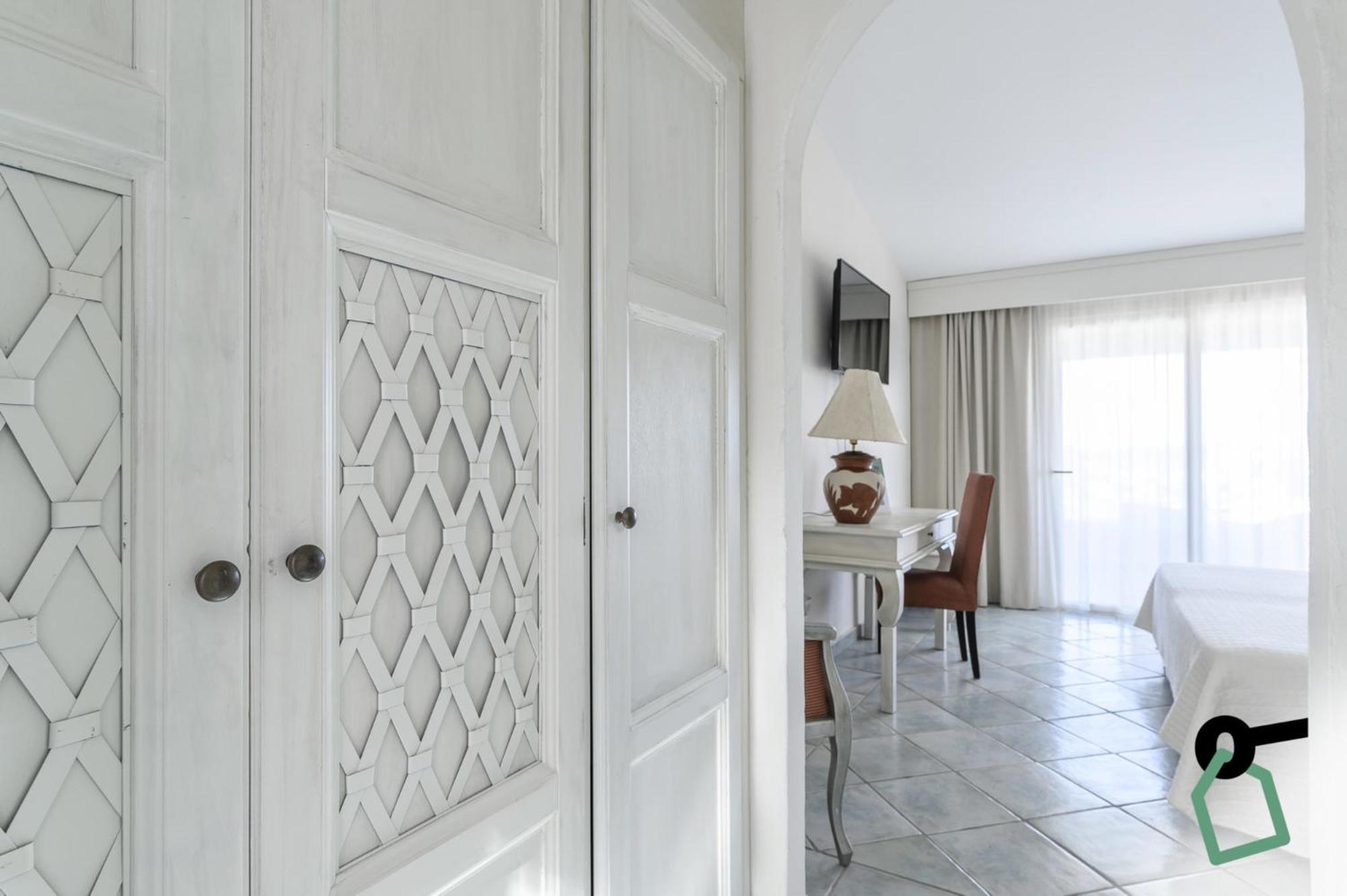 Hotiday Room Collection - Порто-Черво Екстер'єр фото
